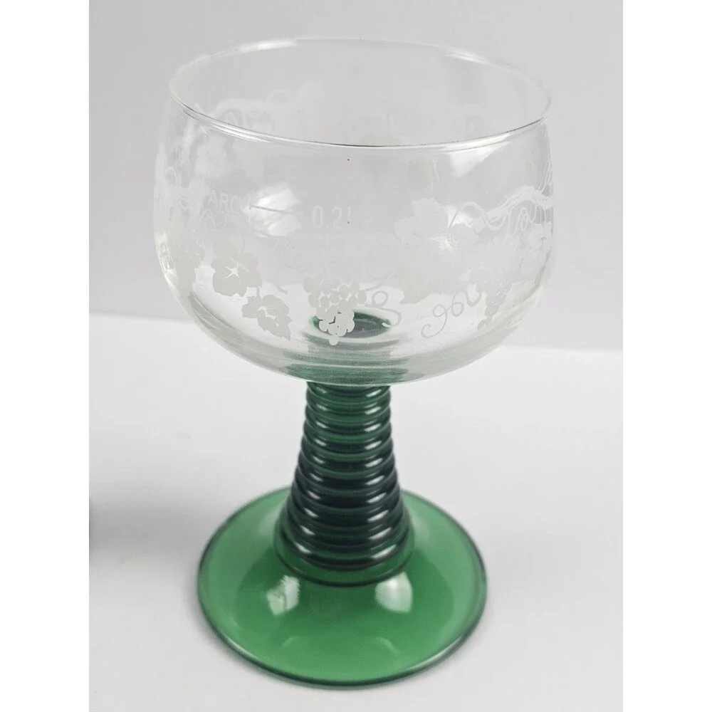 Vintage French Luminarc Green Beehive Stemmed Grape Etched VCA Wine Glasses - 2